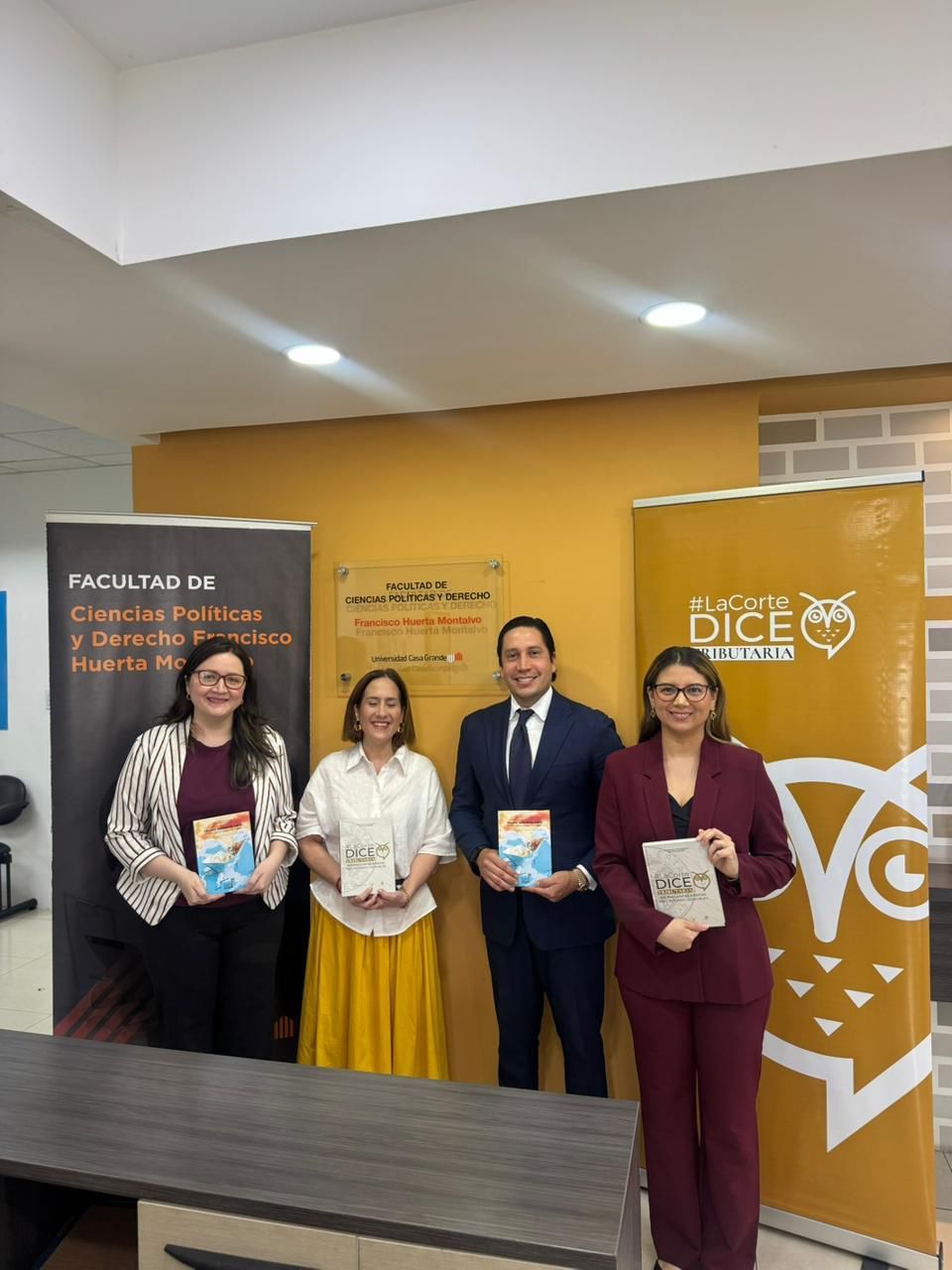 Universidad Casa Grande fortalece la formación tributaria con donación bibliográfica y acceso al Repositorio Tributario